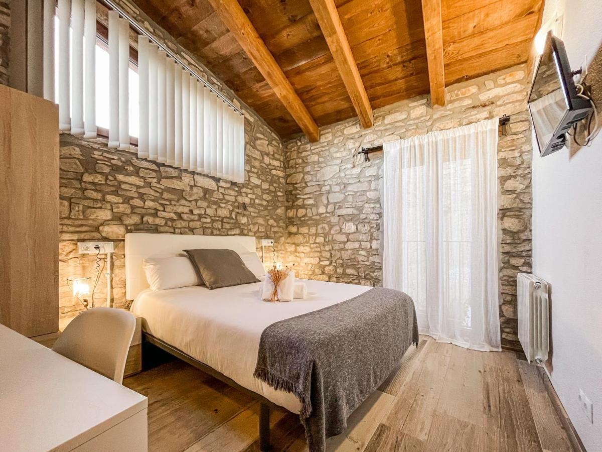 El Forn De Freixenet Con Servicios De Un Hotel Lleida Exterior foto